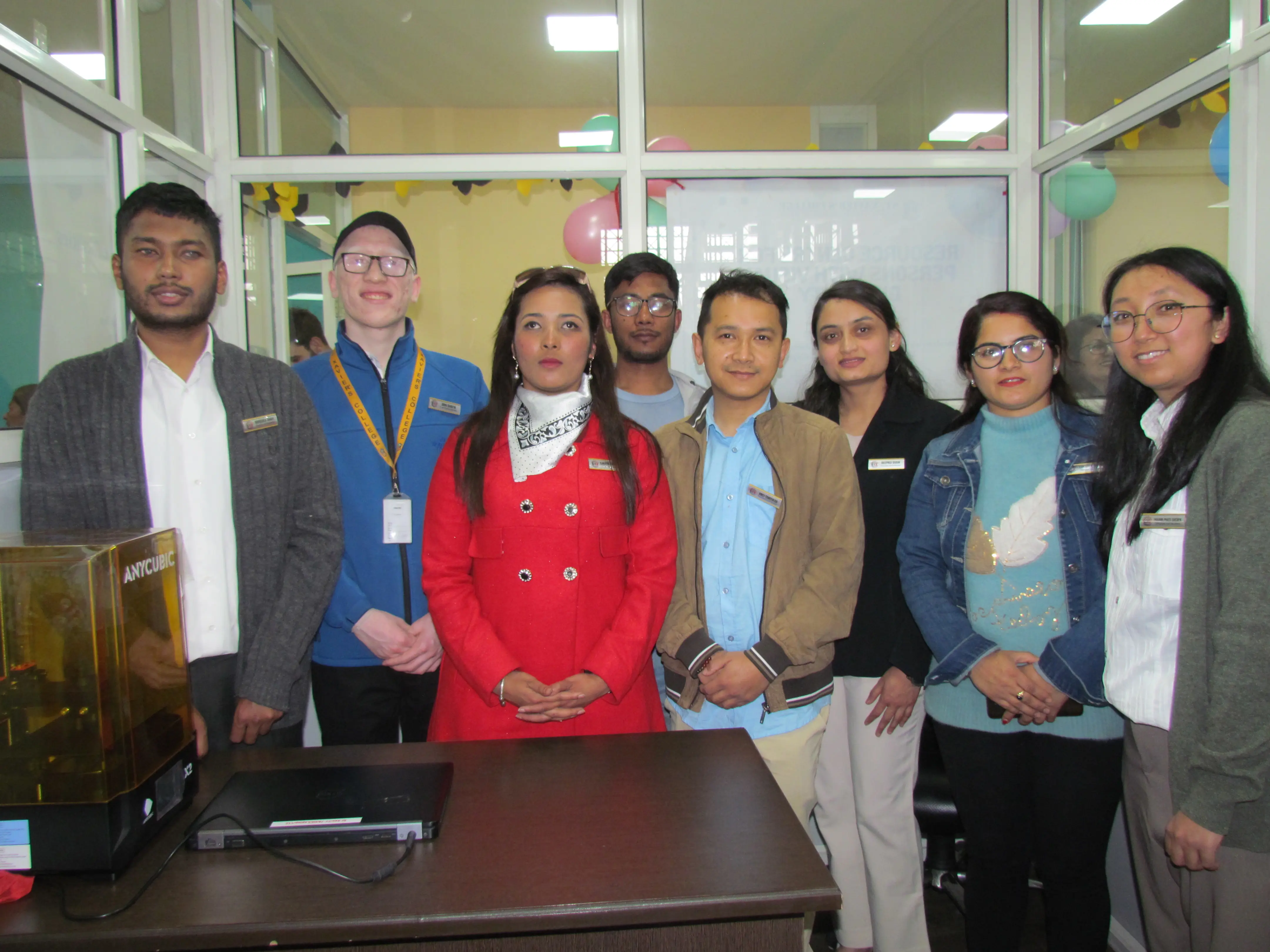 Group picture of all the Chain For Change members.