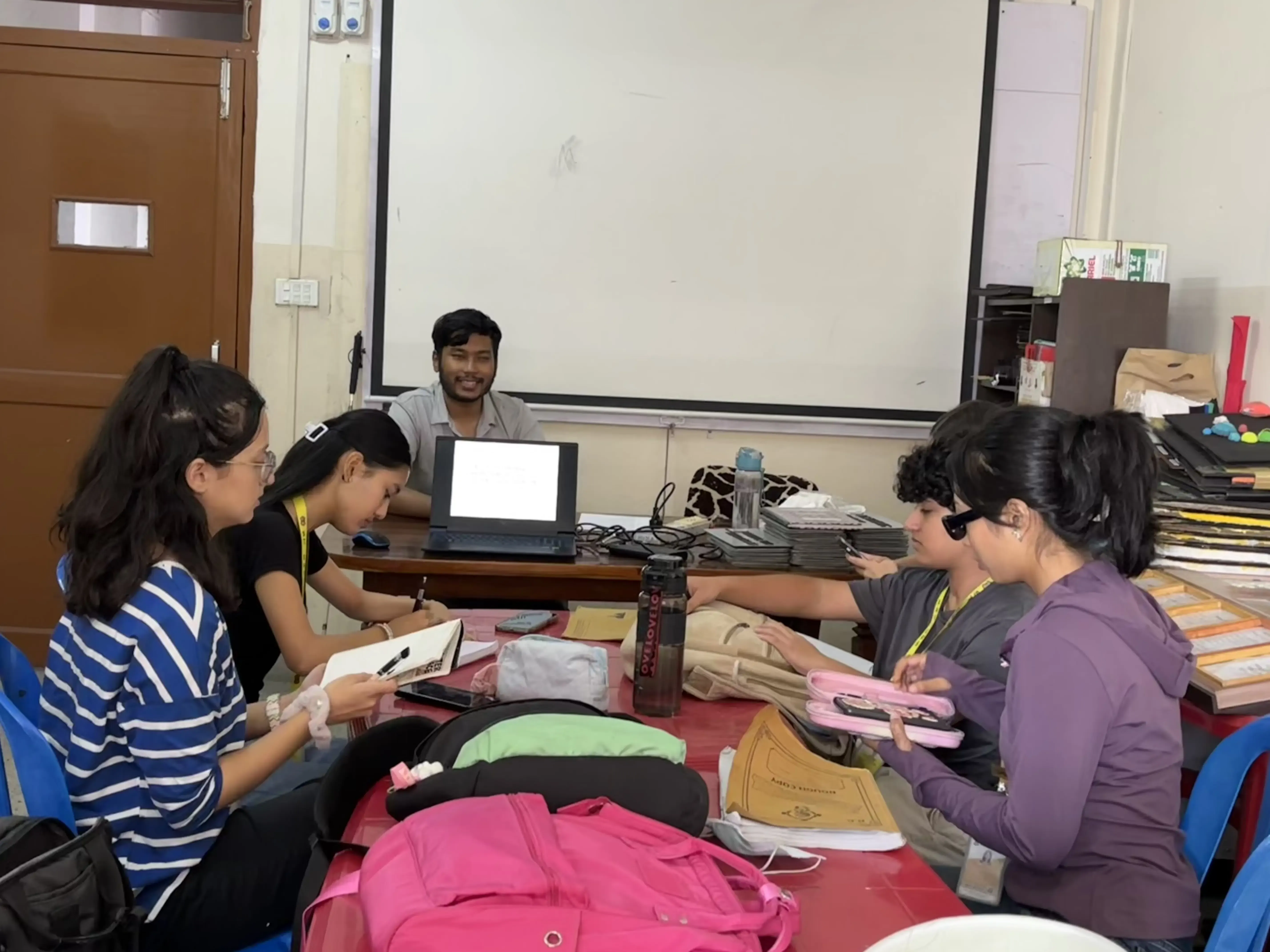 Founder & President, Mr. Abhishek Shahi facilitating the session to the members of non-computer team (2025/26).