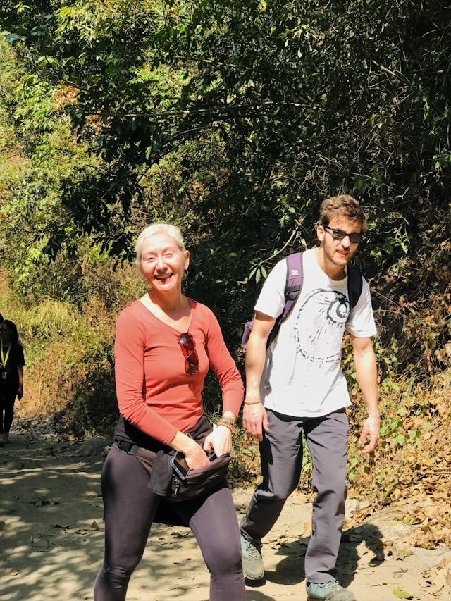 Dr. Cristina Gomez Vicente and Dr. Guillermo Rodriguez Cortes representing Expedición Solidaria enjoying and hiking with all the fellow participants.